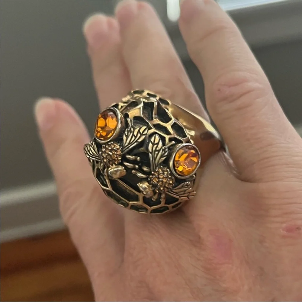 Alexander McQueen Honeycomb Skull Bee Ring - Picture 4 of 17